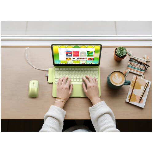 Satechi-USB-3-1-Typ-C-Snap-6-in-1-Multiport-Hub-Hub-Lime-04.jpg