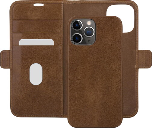 dbramante-Wallet-Lynge-iPhone-13-Pro-Max-Tan-gebraeunt-03.jpg