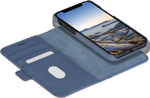 dbramante-Wallet-New-York-iPhone-13-Pro-Max-Ultra-marine-Blue-05.jpg