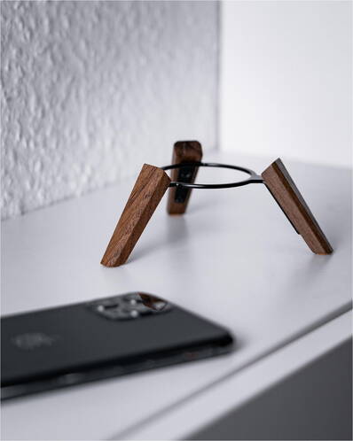 Balolo-Tripod-Holzstativ-fuer-Apple-HomePod-mini-Nussbaum-04.jpg Balolo-Tripod-Holzstativ-fuer-Apple-HomePod-mini-Nussbaum-04.jpg