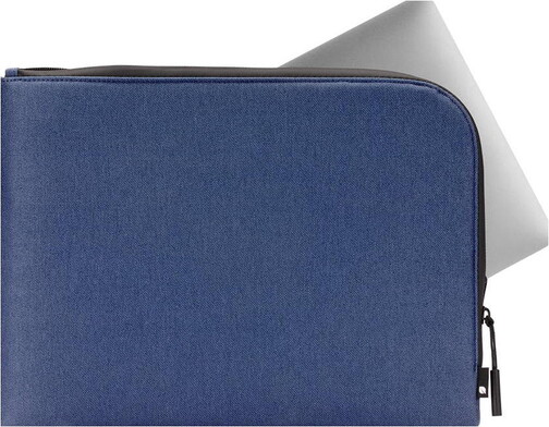 Incase-Texturierte-Hartschale-Navy-03.jpg
