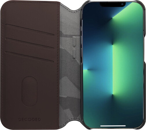 Decoded-Leder-Wallet-Case-iPhone-14-Pro-Max-Braun-02.jpg