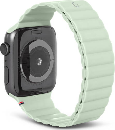 Decoded-Silikonarmband-Magnetic-Traction-fuer-Apple-Watch-42-44-45-49-mm-Jade-02.jpg