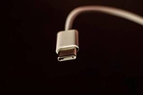Ein USB-C-Anschluss kann die Thunderbolt 3 Technologie aufweisen oder nicht. USB-C und Thunderbolt 3 vergleichen und verstehen