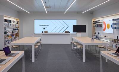 Moderne Displays geben der DQ Solutions Filiale das gewisse Etwas. Screen zeigen die Neuheiten von Apple in der DQ Solutions Filiale am Bahnhofplatz in Zürich.
