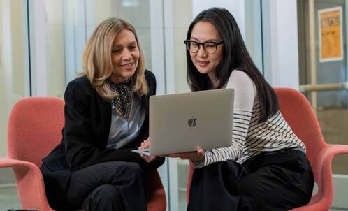 Ein Coaching hilft Lehrpersonen, Digitale Medien im Unterricht zu etablieren.