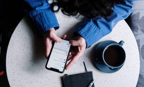 Mit der Funktion «Geräusche erkennen» können Menschen mit Hörbeeinträchtigung einschätzen, was um sie herum passiert.