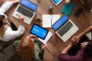 DQ Solutions erledigt das Mobile Device Management als professioneller externer Partner. Ein MDM als externer IT-Service kann die interne Abteilung entlasten.