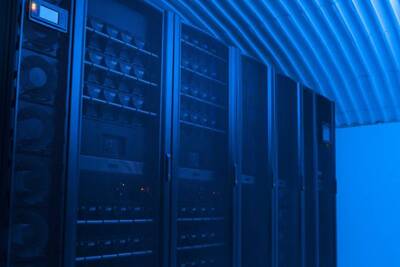 Das Unternehmen MOUNT10 betreibt viele Server zur Datensicherung. Die Server im Swiss Fort Know sind streng überwacht, damit die Datensicherung gewährleistet ist.