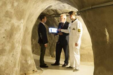 Nur wenige Menschen dürfen sich in den Gängen vom Swiss Fort Knox bewegen.