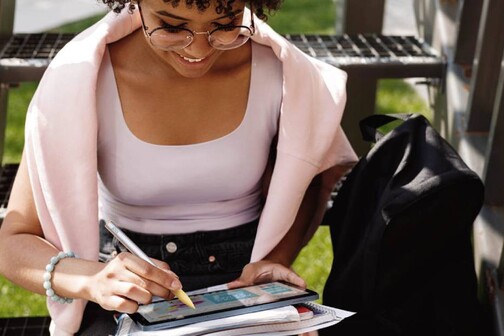 Bereits in der Schule bildnerisches Gestalten mit iPad lernen.