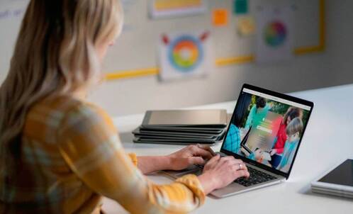 Apple Geräte bieten für Lehrpersonen viele praktische Eigenschaften.