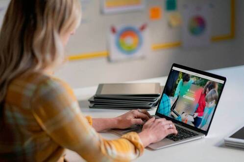 Apple Geräte bieten für Lehrpersonen viele praktische Eigenschaften.