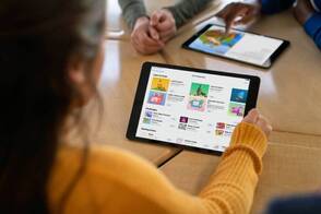 Markante Unterschiede im Einsatz digitaler Medien an Schulen. Die Schulentwicklung hinsichtlich digitaler Medien verläuft sehr unterschiedlich.