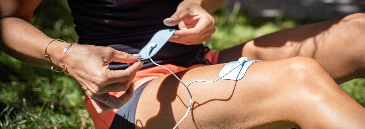 Mit einem Elektrostimulationsgerät findest du Entspannung. Elektrostimulation mit Bluetens kann am ganzen Körper angewendet werden.