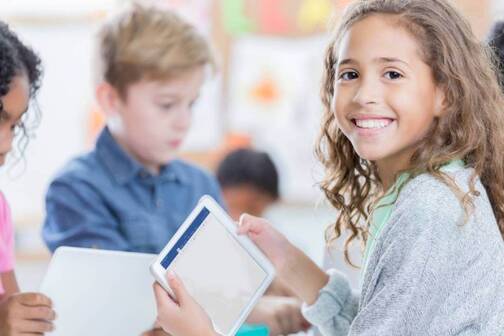 Microsoft 365 auf dem iPad. Kinder lernen früh mit Office Anwendungen umzugehen.