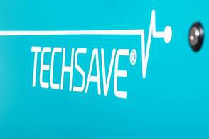 Reinigung von technischen Geräten mit Flüssigkeitseintritt. Techsave rettet MacBook und Co. mit Flüssigkeitsschaden.