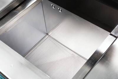 Techsave bietet viel Platz für die Reinigung von Geräten.