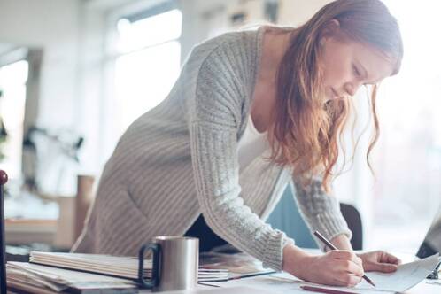 Generation Z mag flexible Arbeitsplätze. Das wird möglich durch Apple Geräte.