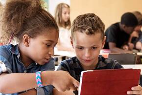 Hilfe für die Digitalisierung an Schulen mit dem eduPackage