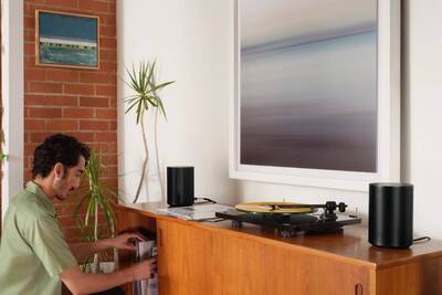 Era 100 - Smart Speaker von Sonos mit Stereo Sound Sonos Era 100 in Schwarz