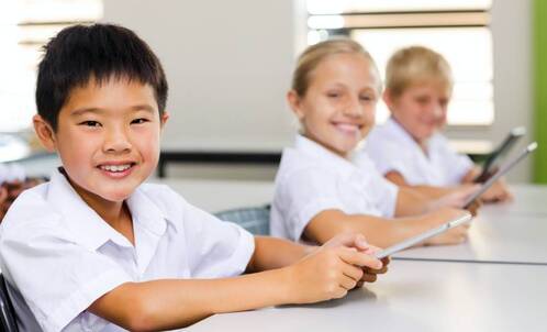 Kinder lernen mit digitalen Medien