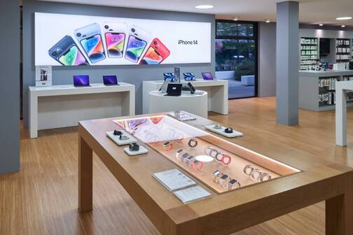 Ausstellung von Apple Geräten bei DQ Solutions Bild von DQ Solutions Store