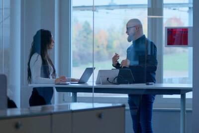 Apple bei der Arbeit nutzen Fachexperten für Apple im Unternehmen: DQ Solutions