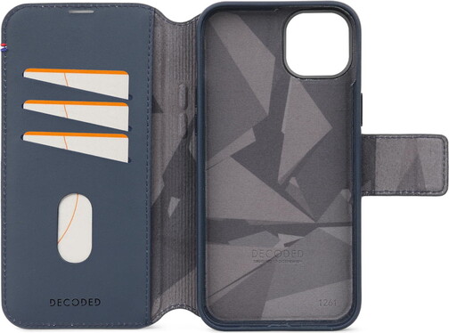 Decoded-Leder-Wallet-2-in-1-mit-MagSafe-iPhone-15-Navy-02.jpg