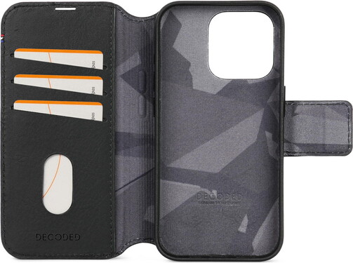 Decoded-Leder-Wallet-2-in-1-mit-MagSafe-iPhone-15-Pro-Max-Schwarz-02.jpg