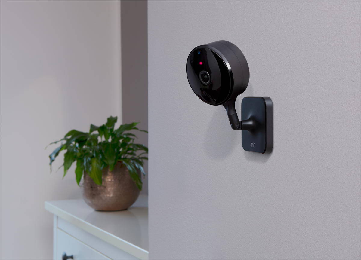 Eve-Kamera-Cam-Smarte-Innenkamera-Homekit-Schwarz-06.jpg Eve-Kamera-Cam-Smarte-Innenkamera-Homekit-Schwarz-06.jpg
