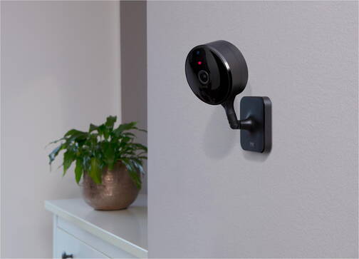 Eve-Kamera-Cam-Smarte-Innenkamera-Homekit-Schwarz-06.jpg Eve-Kamera-Cam-Smarte-Innenkamera-Homekit-Schwarz-06.jpg