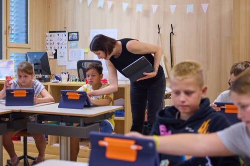 Nadine beim Coaching im Klassenzimmer