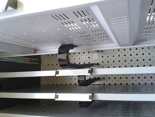 Atesum-Atecart-Rollwagen-fuer-24-MacBook-oder-iPad-ausziehbare-Tablare-Schwarz-04. Atesum-Atecart-Rollwagen-fuer-24-MacBook-oder-iPad-ausziehbare-Tablare-Schwarz-04.