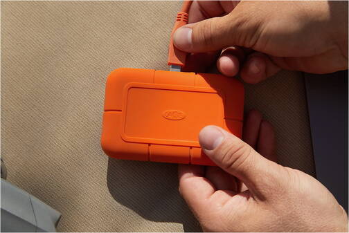 LACIE-2-TB-Rugged-SSD-Orange-05.