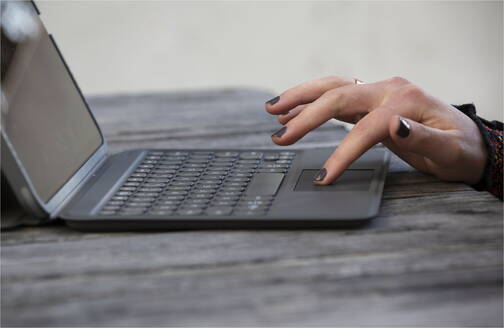 ZAGG-Keyboard-Pro-Keys-iPad-Air-10-9-2022-Dunkelgrau-CH-06.jpg