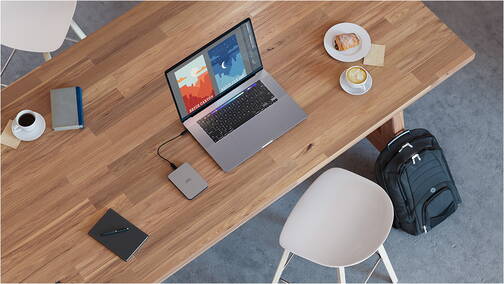 DEMO-LACIE-1-TB-Mobile-Drive-2022-Harddisk-Mond-Silber-07.jpg