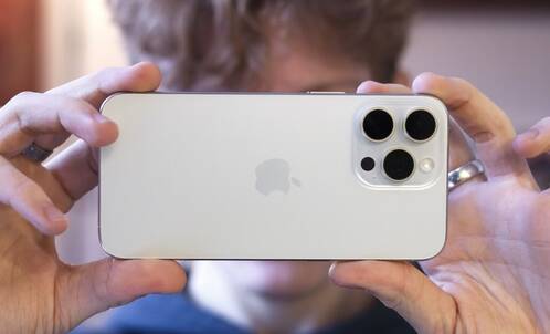iPhone 15 Pro mit Triple-Kamera