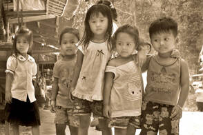 Kinder in Kambodscha vom Hilfsprojekt Smiling Gecko