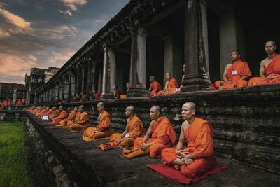 Eine Gruppe buddhistischer Mönche in Tempel Buddhistische Mönche in Kambodscha