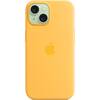 Apple-Silikon-Case-iPhone-15-Plus-Warmgelb-04.jpg