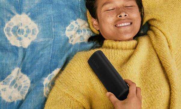 Sonos Roam 2 kann einfach mitgenommen werden