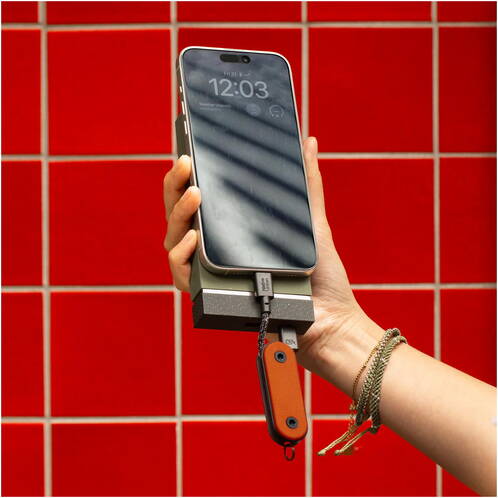 Native-Union-Pocket-USB-3-1-Typ-C-auf-USB-3-1-Typ-C-Ladekabel-0-17-m-Orange-03.jpg Native-Union-Pocket-USB-3-1-Typ-C-auf-USB-3-1-Typ-C-Ladekabel-0-17-m-Orange-03.jpg