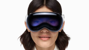 Apple Visions Pro getragen von einer Frau