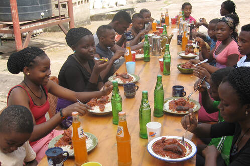 Ein-vollwaertige-Mahlzeit-aus-eigenem Anbau-und-der-Farm Ein-vollwaertige-Mahlzeit-aus-eigenem Anbau-und-der-Farm