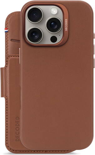 Decoded-Leder-Wallet-2-in-1-mit-MagSafe-iPhone-16-Pro-Braun-04.jpg Decoded-Leder-Wallet-2-in-1-mit-MagSafe-iPhone-16-Pro-Braun-04.jpg