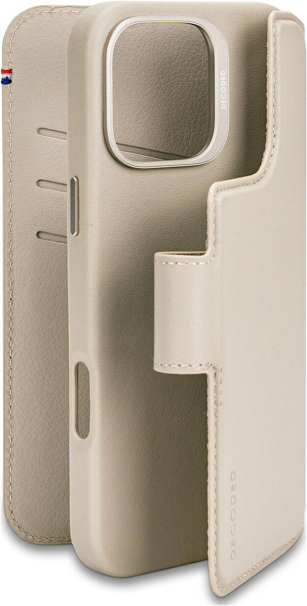 Decoded-Leder-Wallet-2-in-1-mit-MagSafe-iPhone-16-Pro-Max-Clay-03.jpg