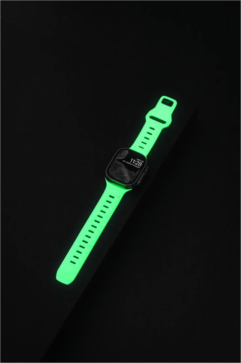 Nomad-Sportarmband-Glow-fuer-Apple-Watch-44-45-46-49-mm-Gruen-06.jpg