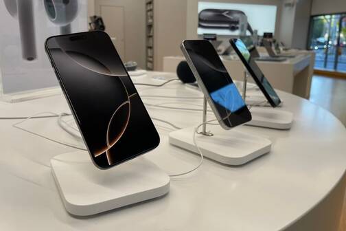 Neues iPhone 16 einrichten Neue iPhone 16 in der DQ Solutions Filiale