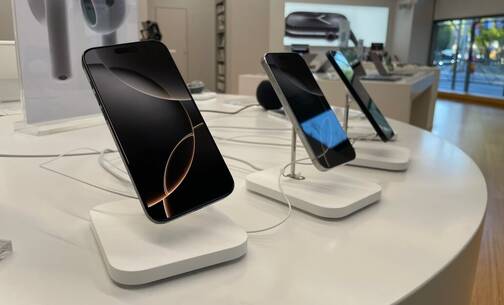 Neues iPhone 16 einrichten Neue iPhone 16 in der DQ Solutions Filiale